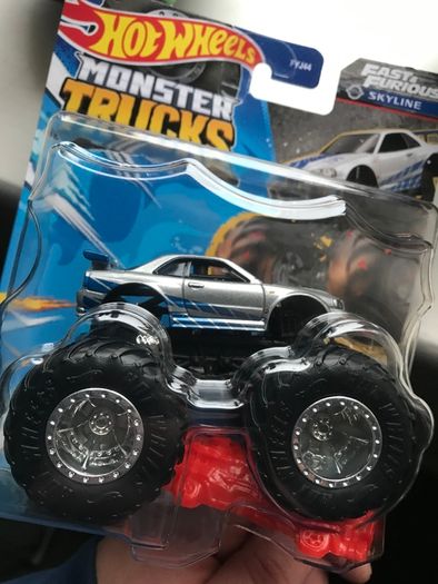 Hot Wheels Nissan Skyline GTR Monster Truck