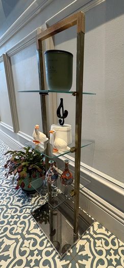 Vintage Mid-Century 4-Tier Brass & Glass Etagere Shelf Unit with Wooden Handle Accent