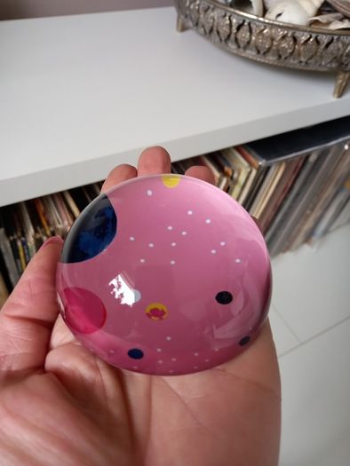 Paper weight