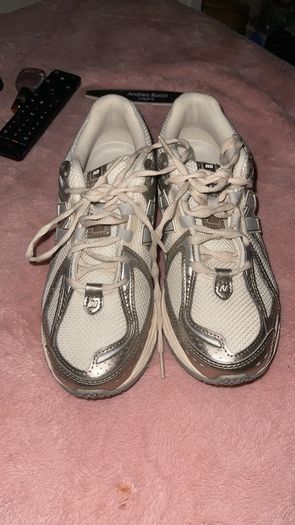 new balance 1960R runners