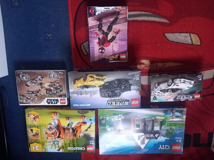 6x Brand New Sealed LEGO Bundle ( Includes Retired Sets )
