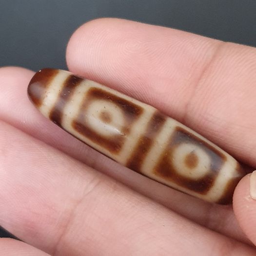 Antique Himalayan Tibetan 4 Eyes Agate Dzi Bead Amulet
