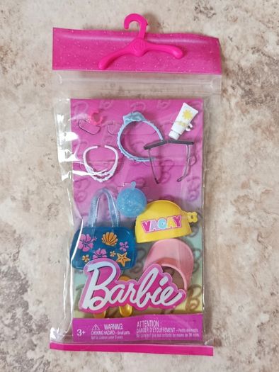 4x Barbie Doll + 2x Accessories Lot Bundle Set Fashion Dolls Mattel Fashionastas
