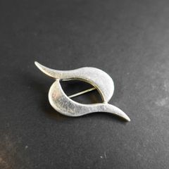 Vintage Newbridge Silverware Brooch