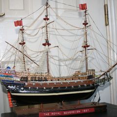 ROYAL SOVEREIGN 1637 Famous British Ships -Seas Model Ship L-18" H-17"