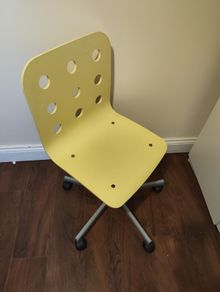 Swivel office chair