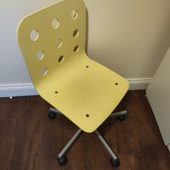 Swivel office chair
