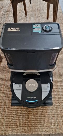 Shark Pro 2in1 Self-clean Robo