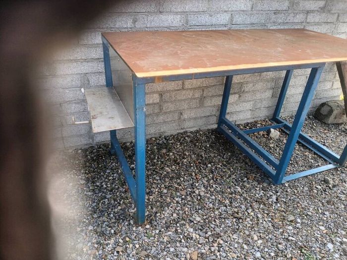 Welding table
