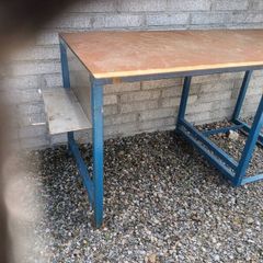 Welding table