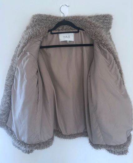 YAS fluffy short teddy jacket in beige