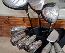 Golf Clubs. Set Of Mens Right Handed Graphite Shafted Golf Clubs.Collect In Dublin Or Receive Via Post.