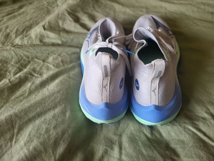 Mizuno Neo Vista