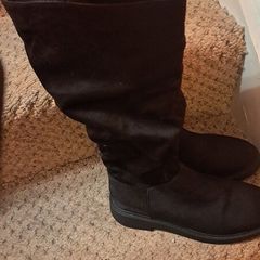 New Look Wide Fit Black Boots ....size 3