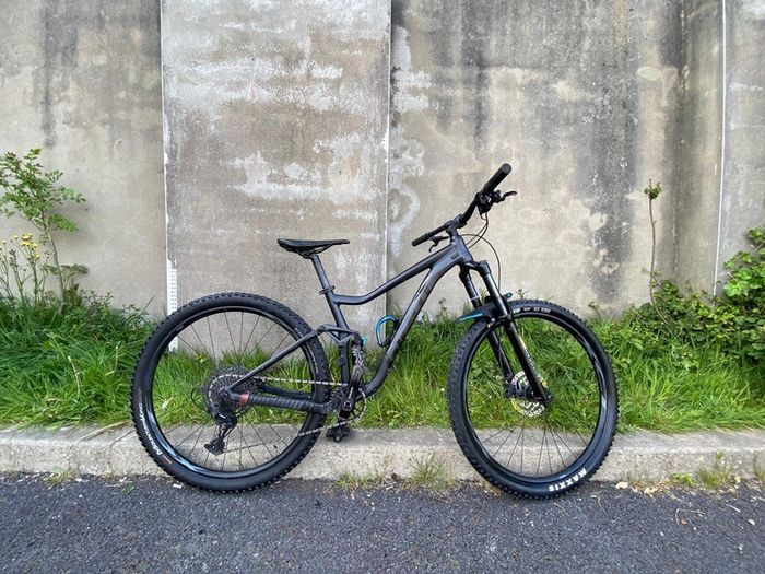 Giant stance full suspension mountain bike