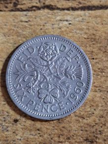 Great Britain UK 1960 Six Pence Elizabeth II Coin - free standard postage