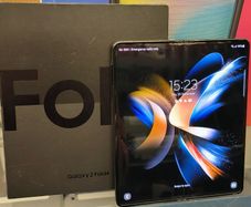 Samsung Z Fold4 256GB/ 12GB RAM Z Fold 4 Dual Sim Unlocked (Excellent Like New)