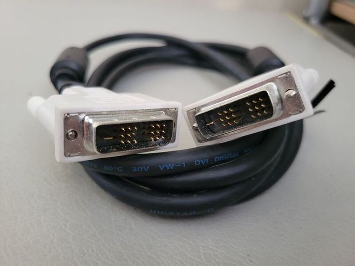 dvi-d m-m