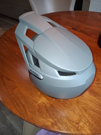 Bicycle helmet
