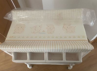 babylo changing table and bath