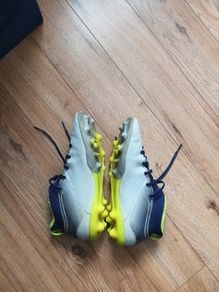 kids football boots