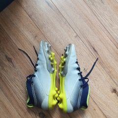 kids football boots