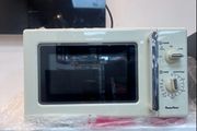 POWERPOINT vintage style cream microwave