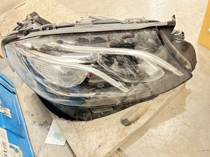 mercedes e class headlights