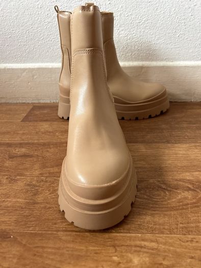 Stradivarius Over the Ankle Boot