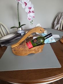 Wine bottle clog