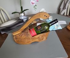 Wine bottle clog