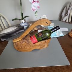 Wine bottle clog