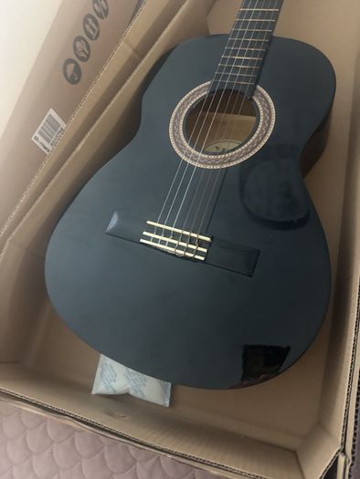 left handed guitar
