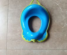 Baby toilet seat
