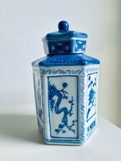 Vintage Blue and White Chinoiserie Porcelain Ginger Jar or Tea Caddy