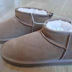 Suede boots