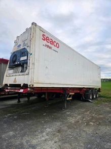 40ft reefer container & 4x 10ft dry containers
