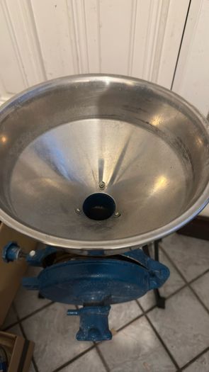 Heavy Duty Electric Grain Mill Corn Grinder 2.2kW 3HP
