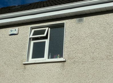 Second hand bathroom window for sale with frosted glass