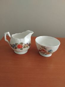 Aynsley  jug and sugar bowl
