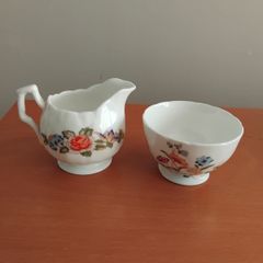 Aynsley  jug and sugar bowl