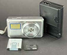Sony Cyber-shot DSC-S950