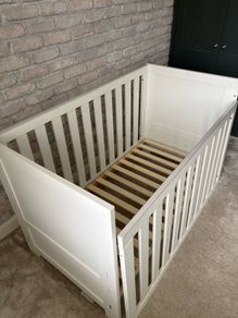 Cot bed
