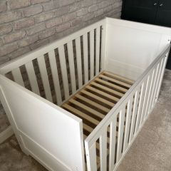 Cot bed