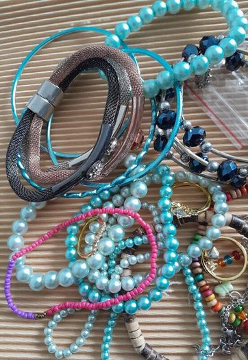BRACELETS  - Necklace - Rings Lot