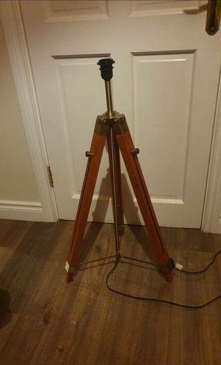 Tripod lamp