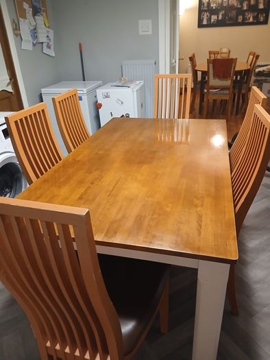 Kitchen table & 6 chairs