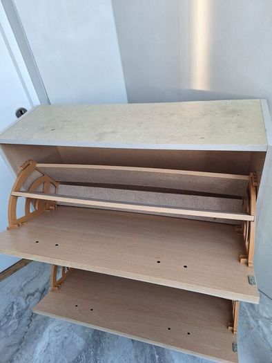 Shoe cabinet