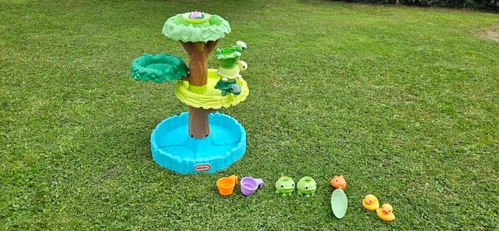 Little Tikes Magic Flower Table with blooming flower & 10+ accessories
