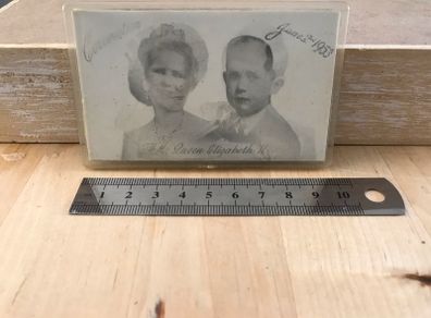Vintage Queen Elizabeth II Coronation Lenticular Hologram